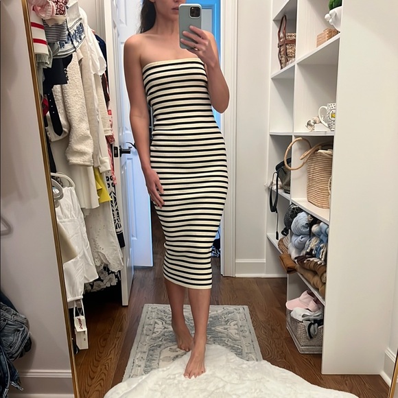 Zara Dresses & Skirts - Chic Black and White Strapless Dress